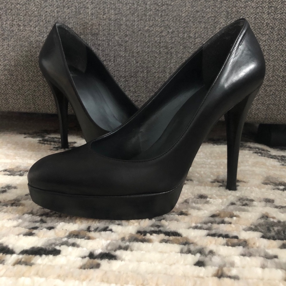 FREE SHIPPING Stuart Weitzman classic Black Pump